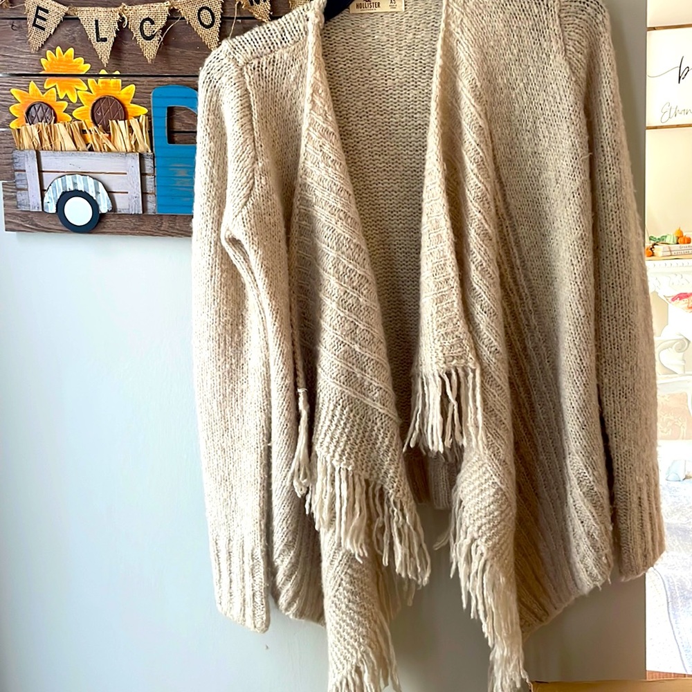 Hollister sweater